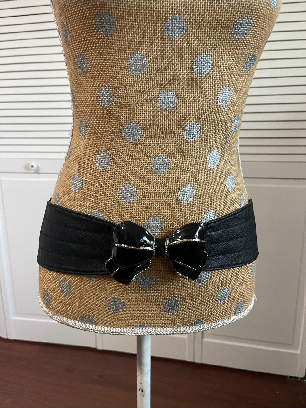 Vintage 80s black stretch belt chunky 3D enamel bow dress belt glitz and glam - Picture 2 of 7